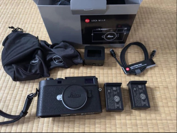LElCA M11-P 60MP Rangefinder Camera Black Paint - Near Mint in Box + Extra Batt
