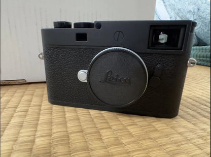 LElCA M11-P 60MP Rangefinder Camera Black Paint - Near Mint in Box + Extra Batt