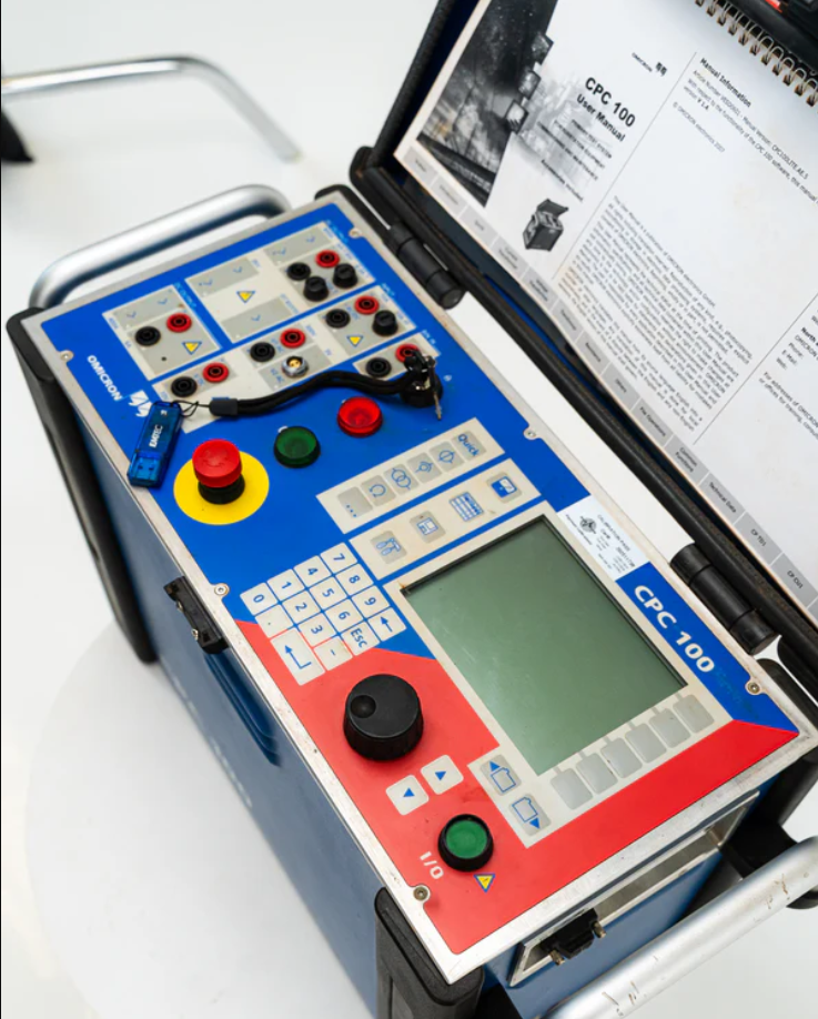 OMlCRON CPC 100  Primary  Injection Test Set