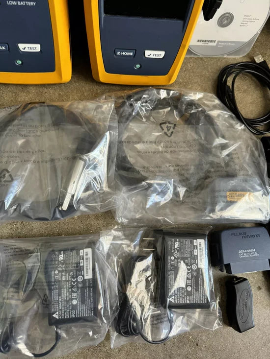 FLUKE Networks DSX-8000 Versiv 2 Cable Certifier Tester Kit